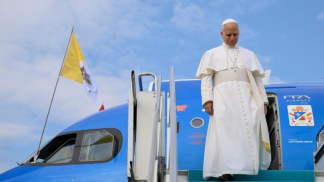 O Papa numa de suas viagens apostólicas anteriores Repdorução Vatican Media