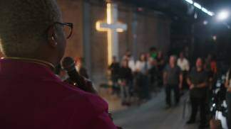 leigos reunidos em comunidade católica