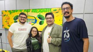 Apresentadores do Torcida Pop no JR