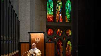 papa leão xiv durante homilia na basilica da sagrada familia durante viagem apostolica em barcelona 2026