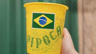 balde de pipoca em decoupage