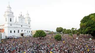 festa do cirio de nazaré em frente a catedral em belém