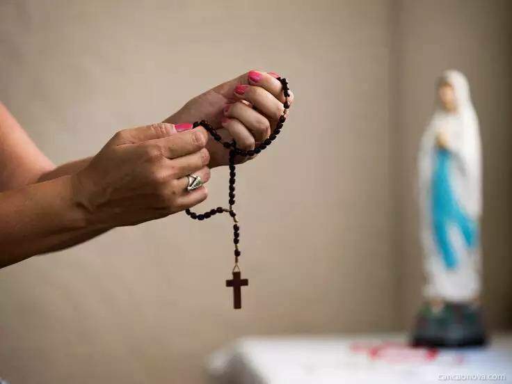 Como a fé fortalece pacientes com câncer de cabeça e pescoço