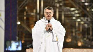 _TLQ0525_Easy-Resize.com