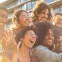 Ser diferente vale a pena? Sou de Fé reflete sobre juventude