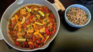 peixe ensopado e arroz