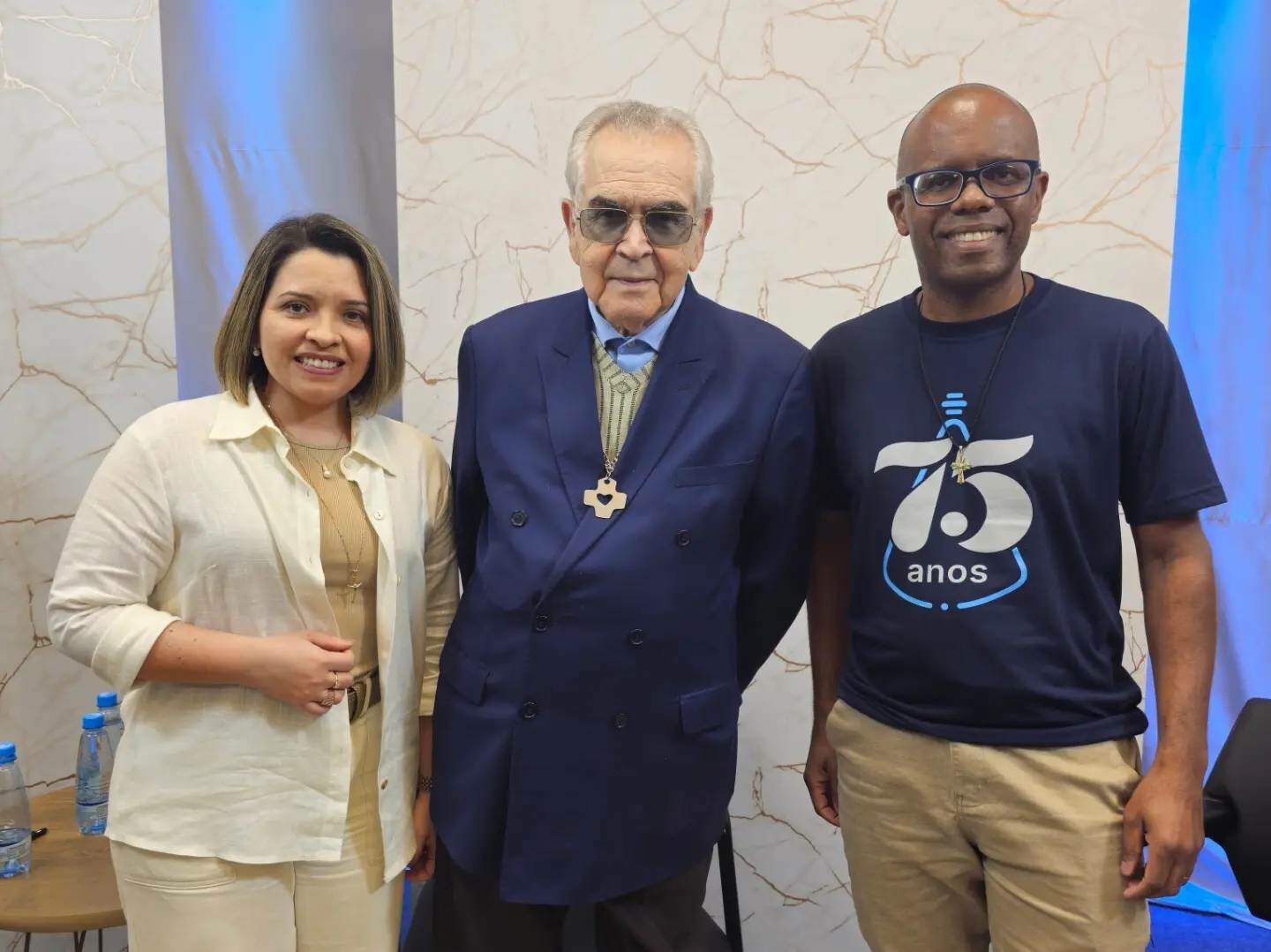 Vozes e Canções da Nossa História com Padre Zezinho e Adriana Melo