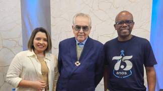 Padre Zezinho, Adriana Melo e Evandro Brum no Especial Vozes e Canções