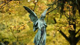 estátua do anjo da guarda