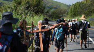 Peregrinos a caminho do Santuário