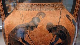 Aquiles e Ajax jogando dados em uma ânfora grega cerca de 540-530 a.C. Imagem Daderot — Wikimedia Commons