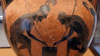 Aquiles e Ajax jogando dados em uma ânfora grega cerca de 540-530 a.C. 
