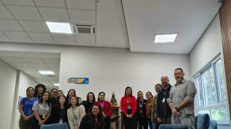 foto da rede aparecida de comunicação na visita a imagem de nossa senhora aparecida aos setores