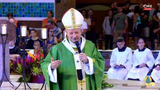 Dom Mário Antonio durante homilia no Altar Central do Santuário Nacional