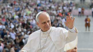 papa leão xiv durante audiência geral no vaticano