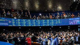 Senado aprova fim da escala 6x1