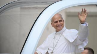 papa acena de papamovel em outubro de 2026