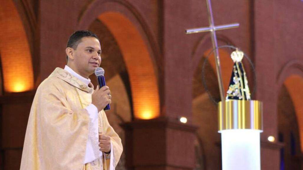Pe. Rodrigo Arnoso.jpg Pe. Rodrigo Arnoso.jpg